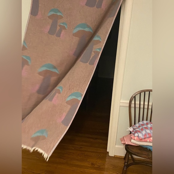 Versatile Earth & Teal Mushroom Pattern Textile Travelers Want This 🌎✈️🍄♥️ UO - Picture 3 of 7